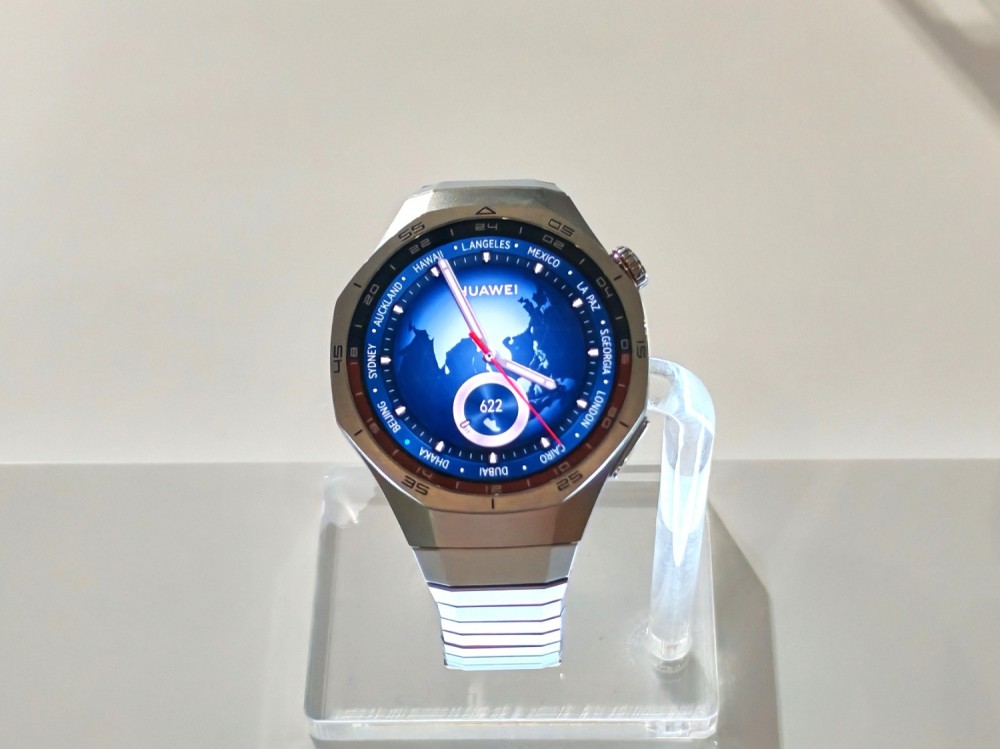 Sau khi có màn ra mắt đầy ấn tượng tại thị trường thế giới và khu vực châu Á, Huawei đã chính thức ra mắt loạt đồng hồ thông minh HUAWEI WATCH GT 5 Series.