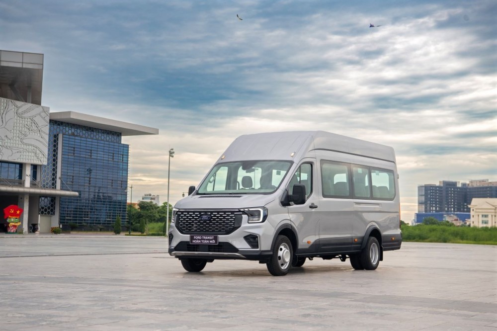 Transit 18 chỗ