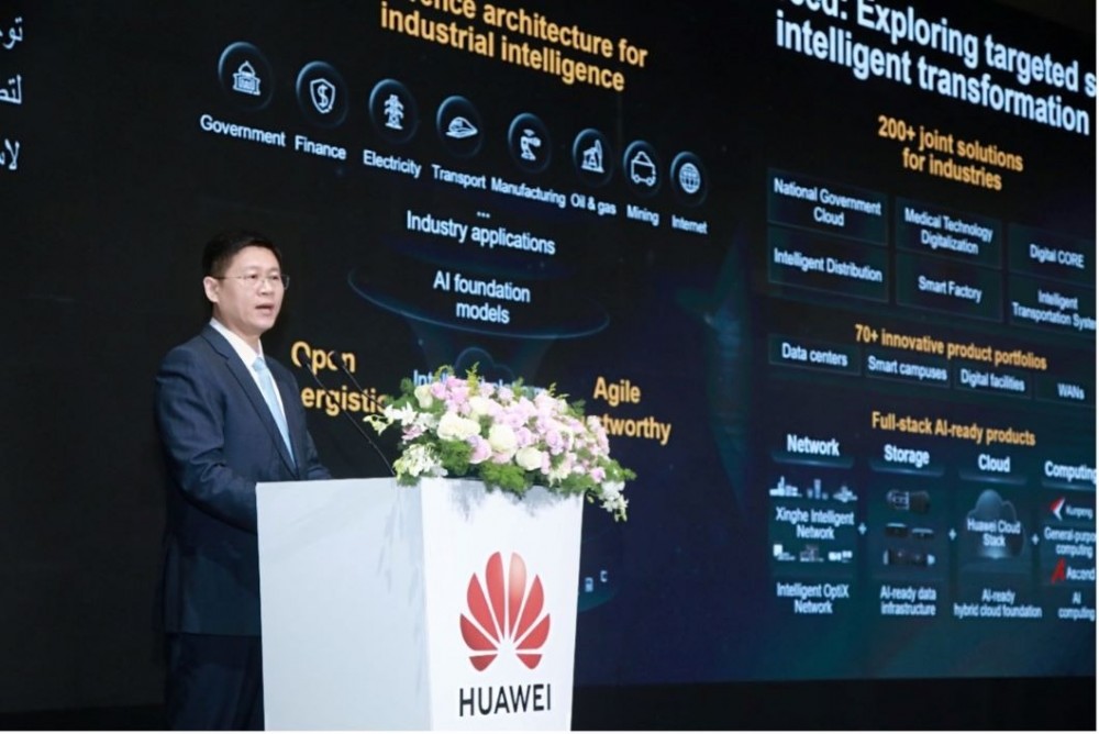 Ông Li Peng – Phó Chủ tịch Cấp cao, Chủ tịch Kinh doanh & Dịch vụ ICT của Huawei
