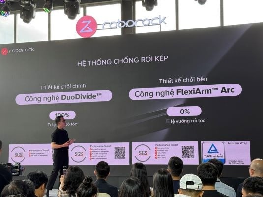 Theo đó, tại sự kiện này Roborock đã ra mắt 2 robot hút bụi lau nhà thông minh mới là Roborock Qrevo Curv và Roborock Saros 10R, và 2 mẫu máy hút bụi cầm tay không dây mới là F25 và F25 ACE.