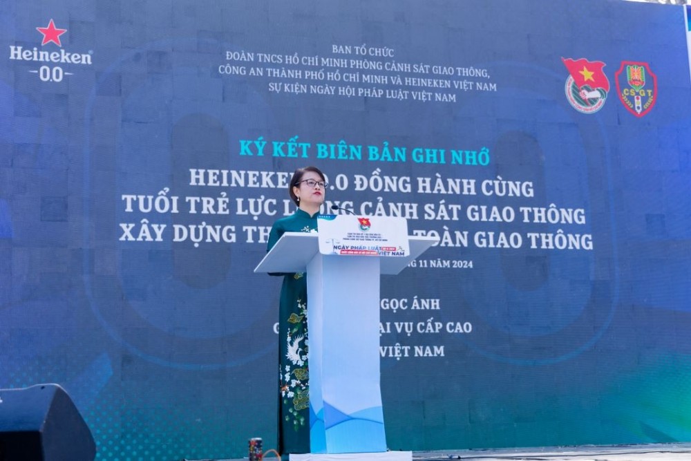 Trong khuôn khổ sự kiện Ngày hội Tuyên truyền Pháp luật Việt Nam, Công ty HEINEKEN Việt Nam đã chung tay cùng Đoàn Phòng Cảnh sát Giao thông Tp HCM ký biên bản ghi nhớ, cam kết hợp tác thực hiện các hoạt động thúc đẩy văn hóa uống có trách nhiệm, đồng thời tăng cường nhận thức trong cộng đồng với an toàn giao thông đường bộ. 