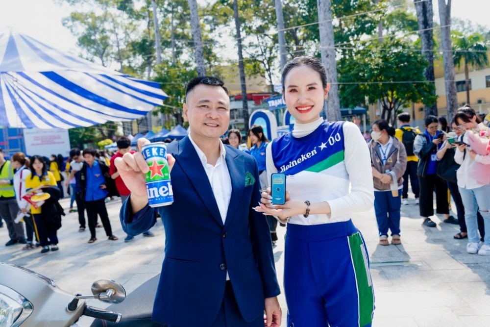 Trong khuôn khổ sự kiện Ngày hội Tuyên truyền Pháp luật Việt Nam, Công ty HEINEKEN Việt Nam đã chung tay cùng Đoàn Phòng Cảnh sát Giao thông Tp HCM ký biên bản ghi nhớ, cam kết hợp tác thực hiện các hoạt động thúc đẩy văn hóa uống có trách nhiệm, đồng thời tăng cường nhận thức trong cộng đồng với an toàn giao thông đường bộ. 