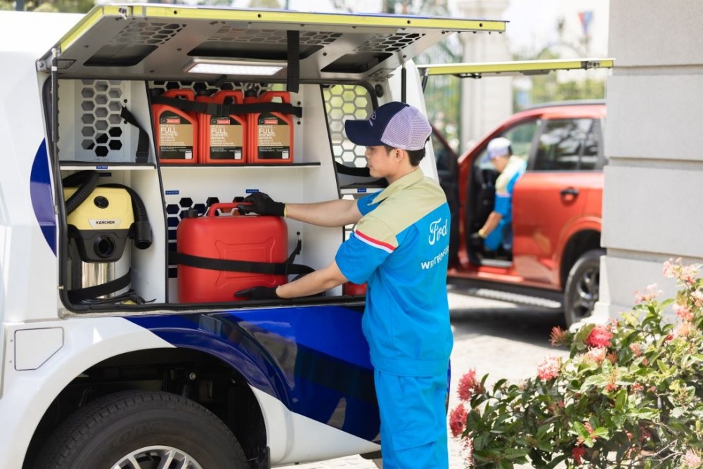 Để có thể cam kết hoàn thành dịch vụ trong 4 giờ, Ford Việt Nam đã hiện thực hóa bởi công nghệ đề xuất vị trí phù hợp trên khắp Hà Nội, giúp định vị các xe dịch vụ lưu động gần nhất với khách hàng. Sau khi đặt lịch, hệ thống sẽ cử xe dịch vụ lưu động gần nhất, cập nhật thời gian thực về vị trí của kỹ thuật viên và tiến độ dịch vụ cho chủ xe. Sau khi hoàn tất dịch vụ, hóa đơn điện tử sẽ được gửi đến khách hàng kèm tùy chọn thanh toán số. Khách hàng cũng có thể đánh giá trải nghiệm ngay trên nền tảng này.  
