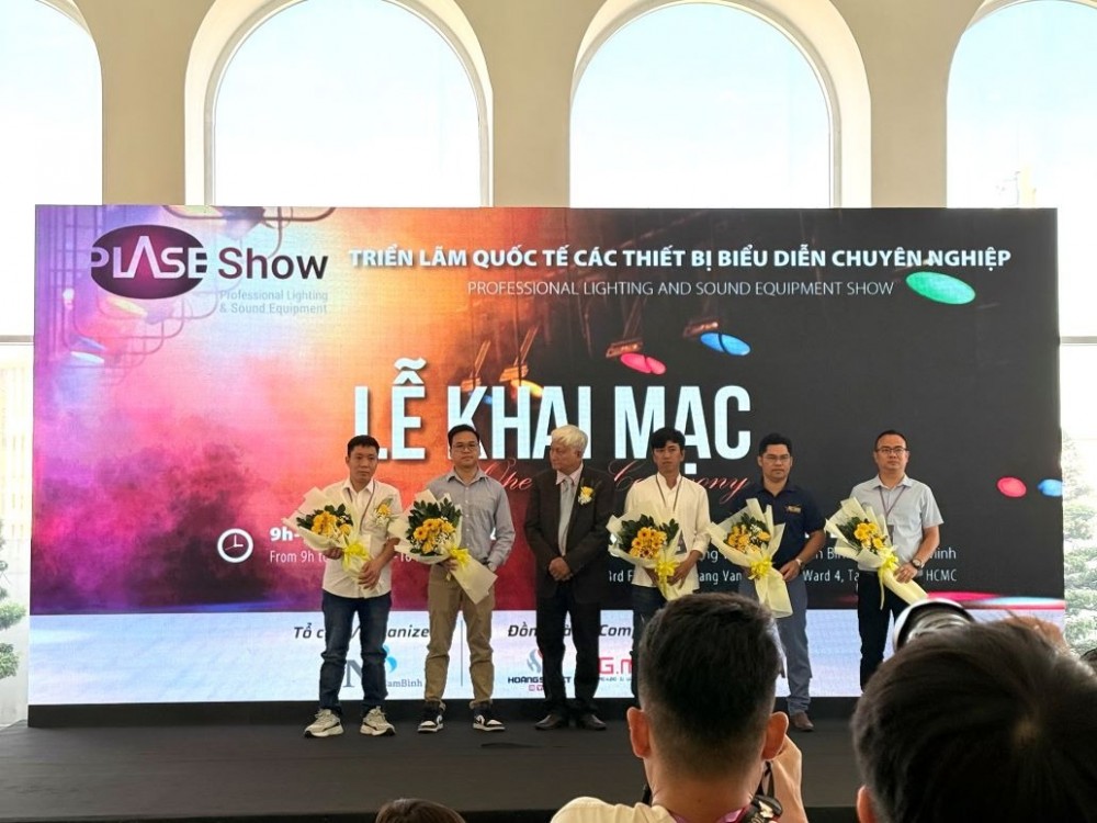 PLASE SHOW lần thứ 11 chính thức khai mạc