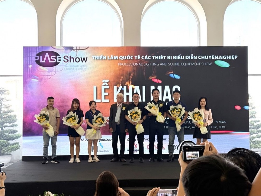 PLASE SHOW lần thứ 11 chính thức khai mạc