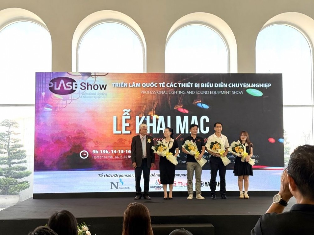 PLASE SHOW lần thứ 11 chính thức khai mạc