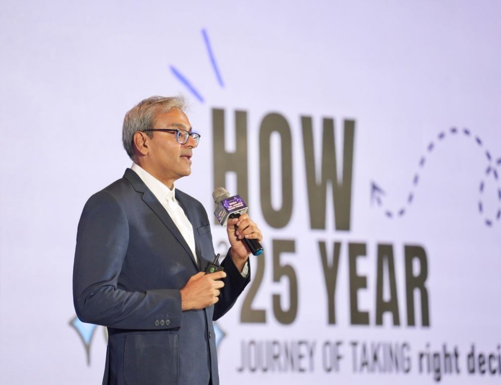 Ông Roger Luo, Giám đốc Quản lý khu vực Nam và Đông Nam Á tại Alibaba.com, chia sẻ cảm nghĩ của mình về vòng Chung kết KEL Award 2024