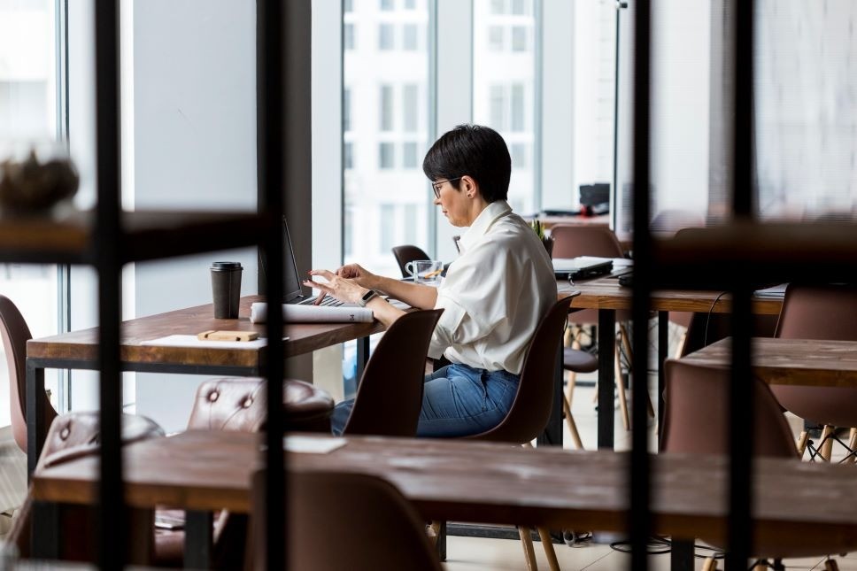 Thị trường việc làm đang biến đổi nhanh chóng, đòi hỏi người lao động phải liên tục thích ứng với những làn sóng mới từ công nghệ, xã hội và nhu cầu của bản thân.