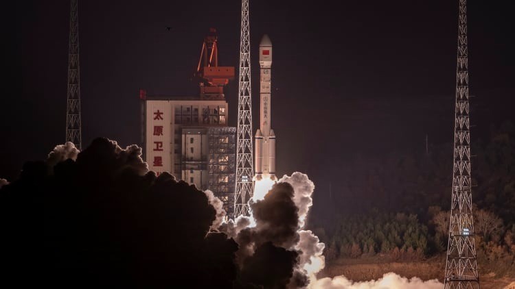 Trung Quốc thách thức Starlink trong cuộc đua vệ tinh không gian