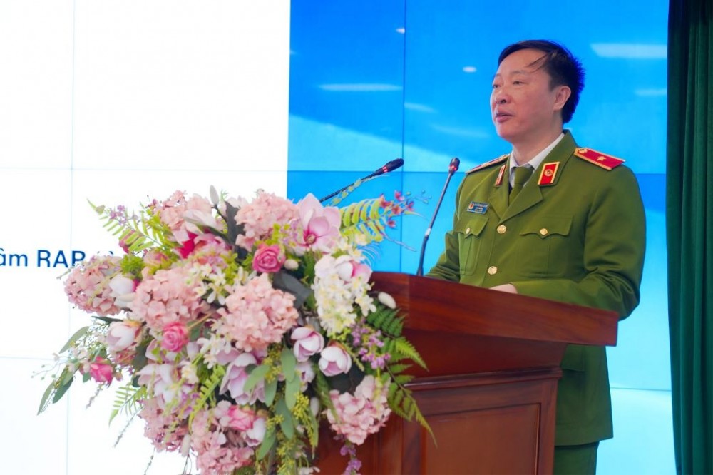 Theo đó, bên cạnh việc liên kết với ứng dụng VneID của Bộ Công an để cập nhật thông tin sinh trắc học, MoMo và Trung tâm RAR sẽ hợp tác nghiên cứu, triển khai các giải pháp số trong dịch vụ công, y tế, giáo dục, giao thông vận tải… và nhiều lĩnh vực khác.