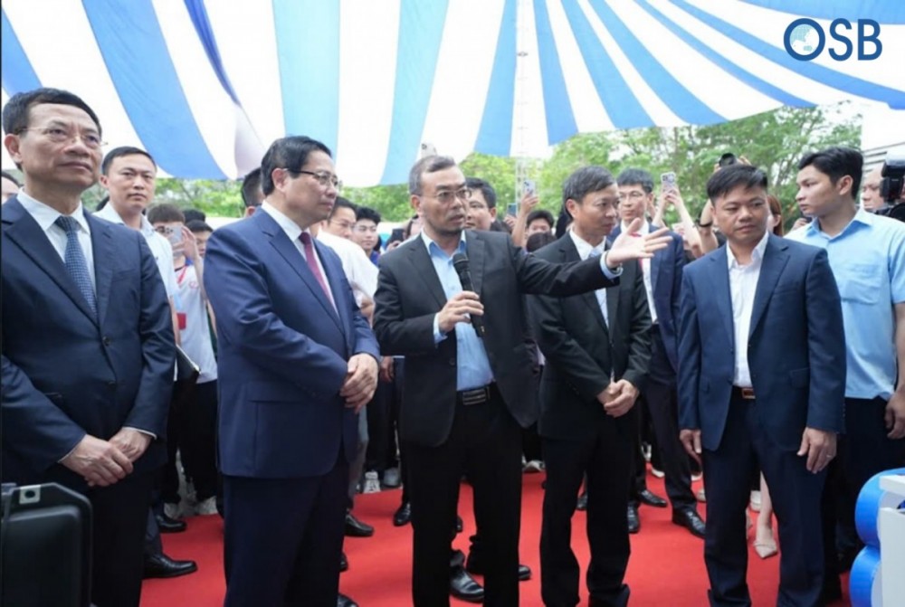 Thủ tướng thăm gian hàng OSB Group tại Lễ phát động phong trào thi đua Đổi mới sáng tạo và Chuyển đổi số