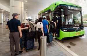 Giao thông xanh: VinBus ra mắt tuyến buýt điện độc quyền tại sân bay Tân Sơn Nhất