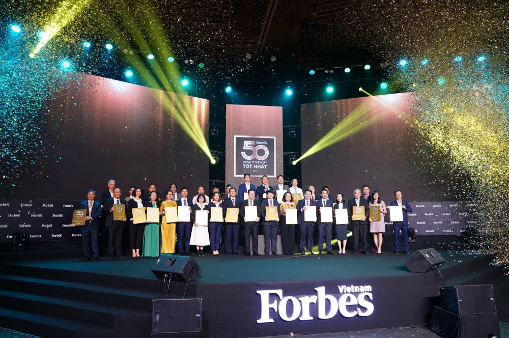 Forbes tôn vinh 50 Công ty niêm yết tốt nhất Việt Nam 2022.