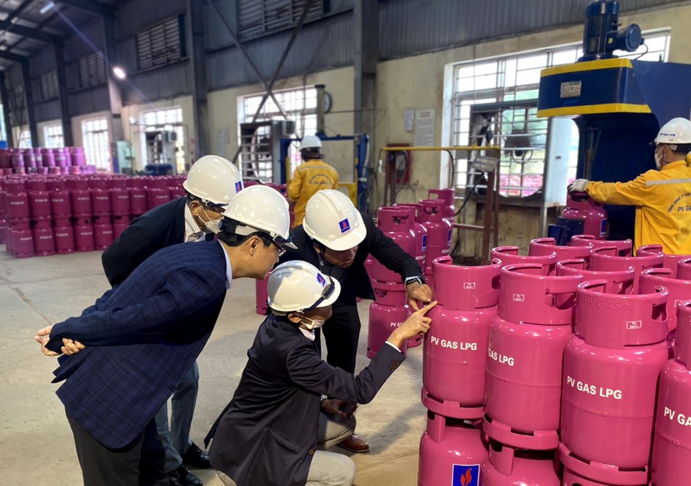 Nghiên cứu thực tế tại Trung tâm sơn sửa kiểm định bình Gas Nam Định thuộc Chi nhánh Duyên Hải- PV GAS LPG