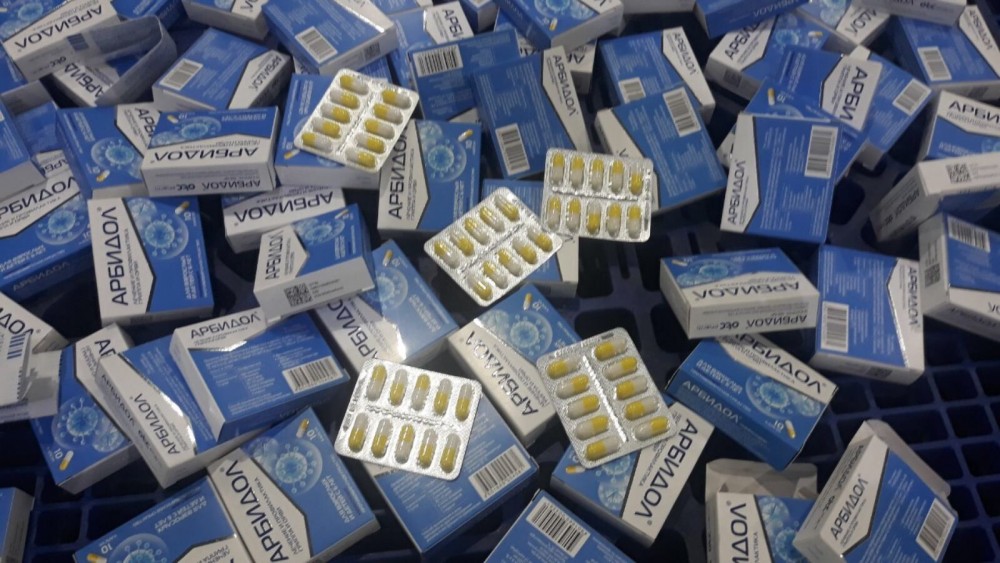 Hải quan thu giữ 180 bộ kit test nhanh Covid-19 và 330 hộp thuốc Arbidol 