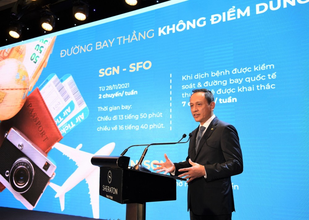 Ông Lê Hồng Hà - Tổng giám đốc Vietnam Airlines chia sẻ về thị trường hàng không Việt - Mỹ và kế hoạch khai thác đường bay tại sự kiện.