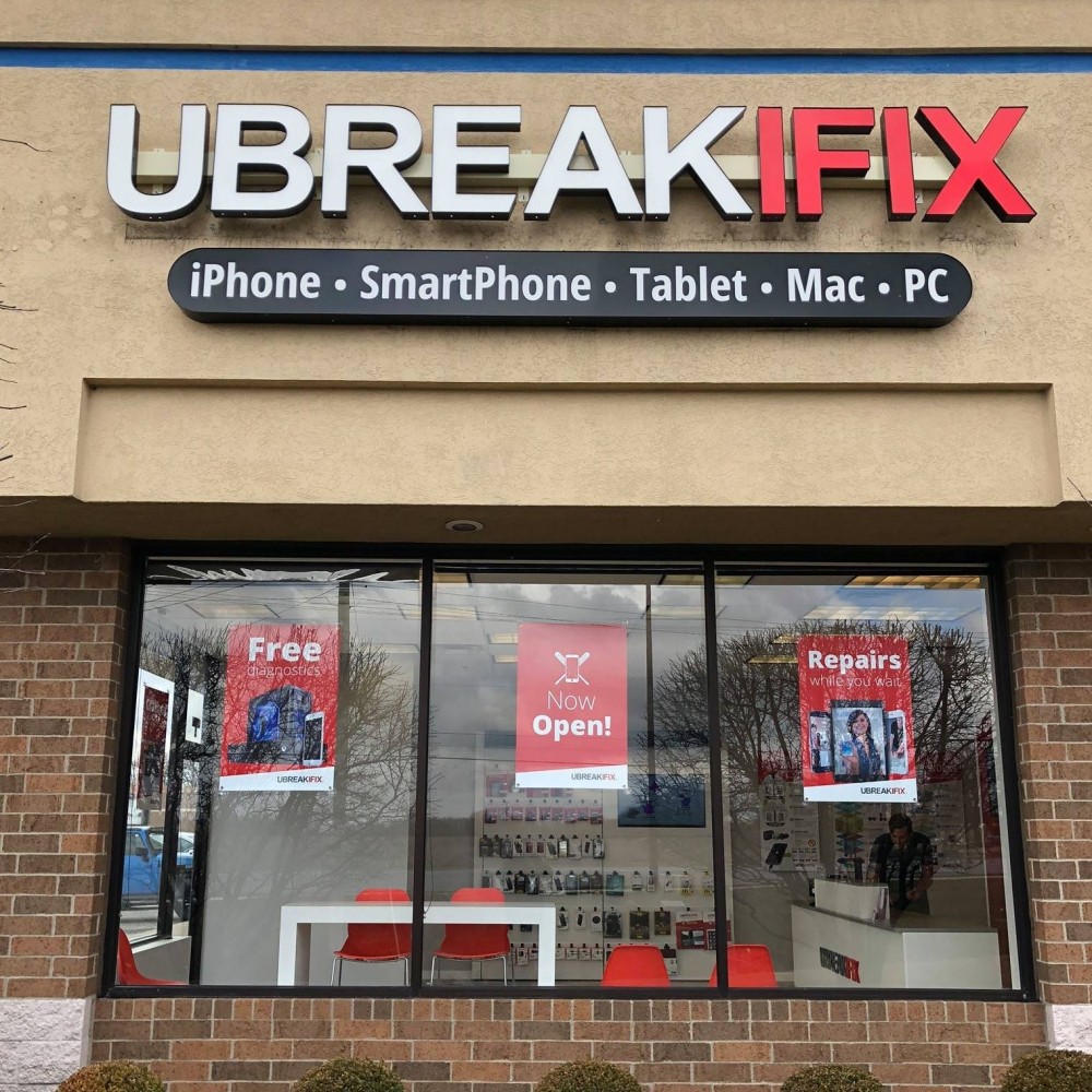 Cửa hàng sửa chữa điện tử uBreakiFix được thành lập vào năm 2009 và hiện đang tồn tại trên 600 địa điểm